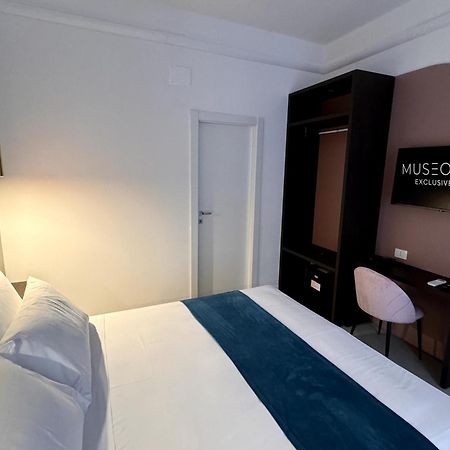 Hotiday Room Collection - Napoli Museo Suite Экстерьер фото