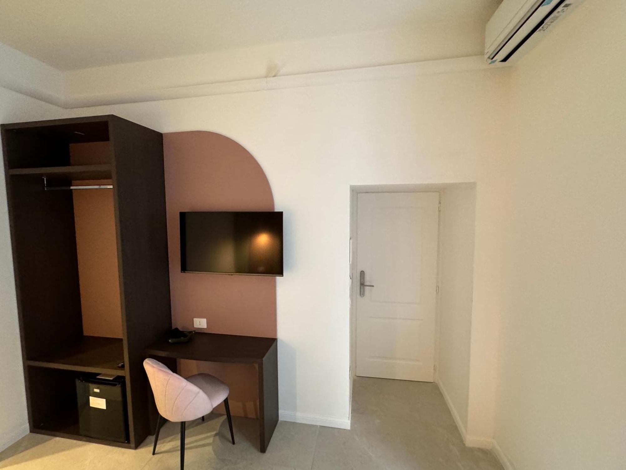 Hotiday Room Collection - Napoli Museo Suite Экстерьер фото