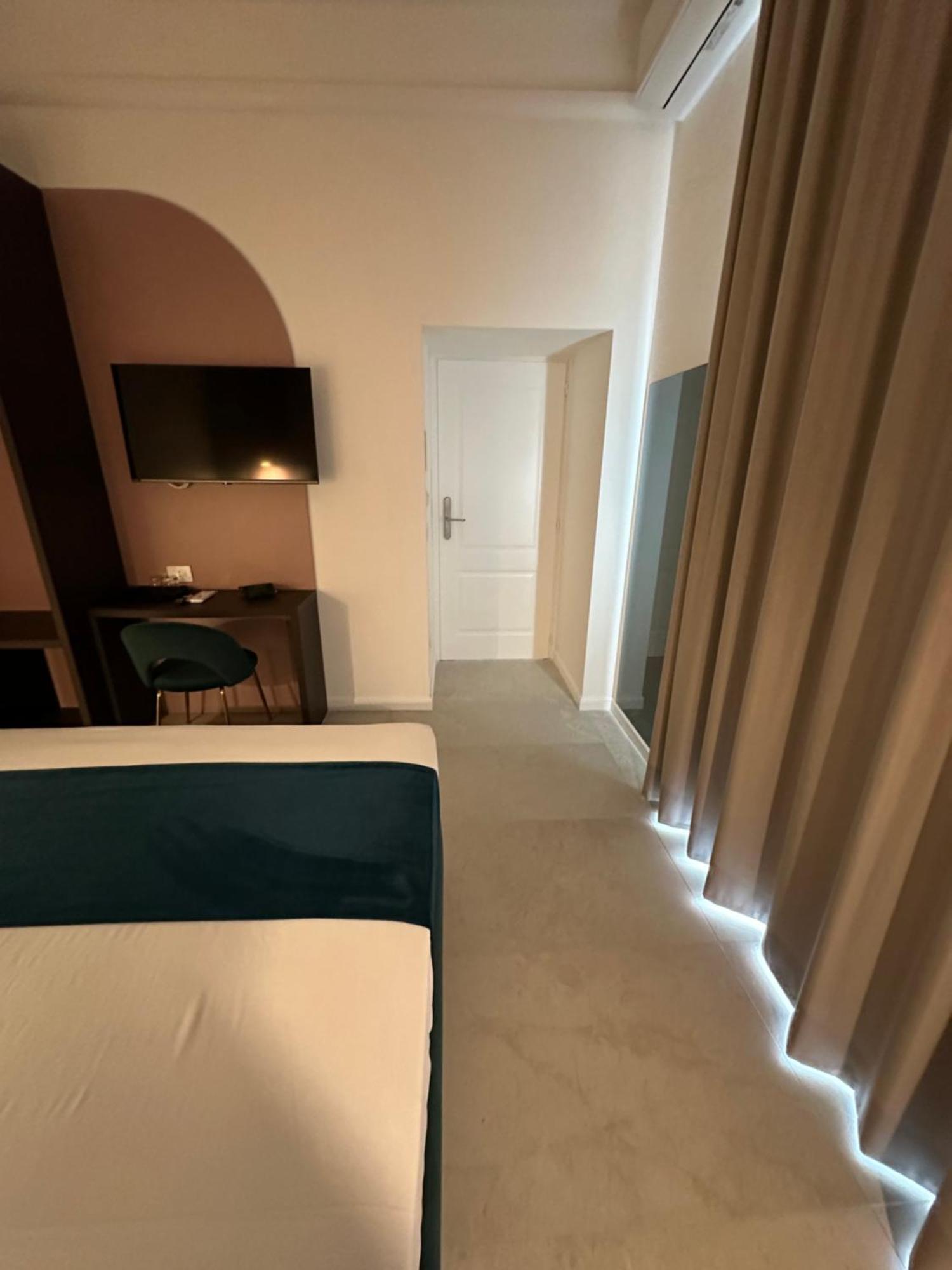 Hotiday Room Collection - Napoli Museo Suite Экстерьер фото