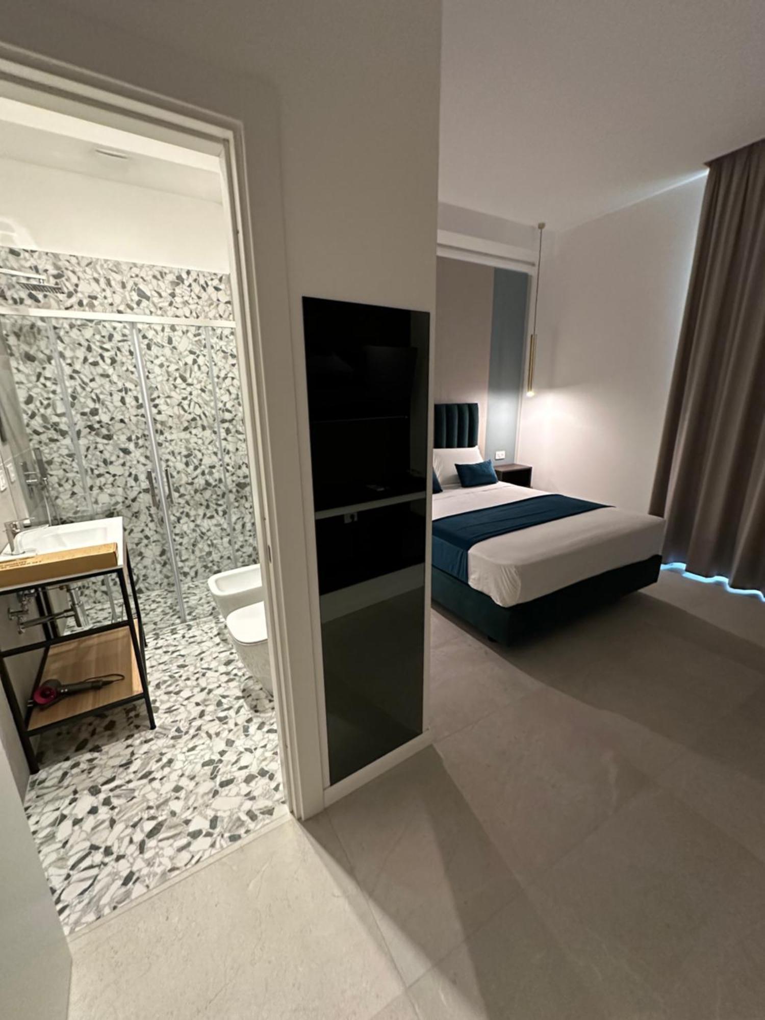 Hotiday Room Collection - Napoli Museo Suite Экстерьер фото