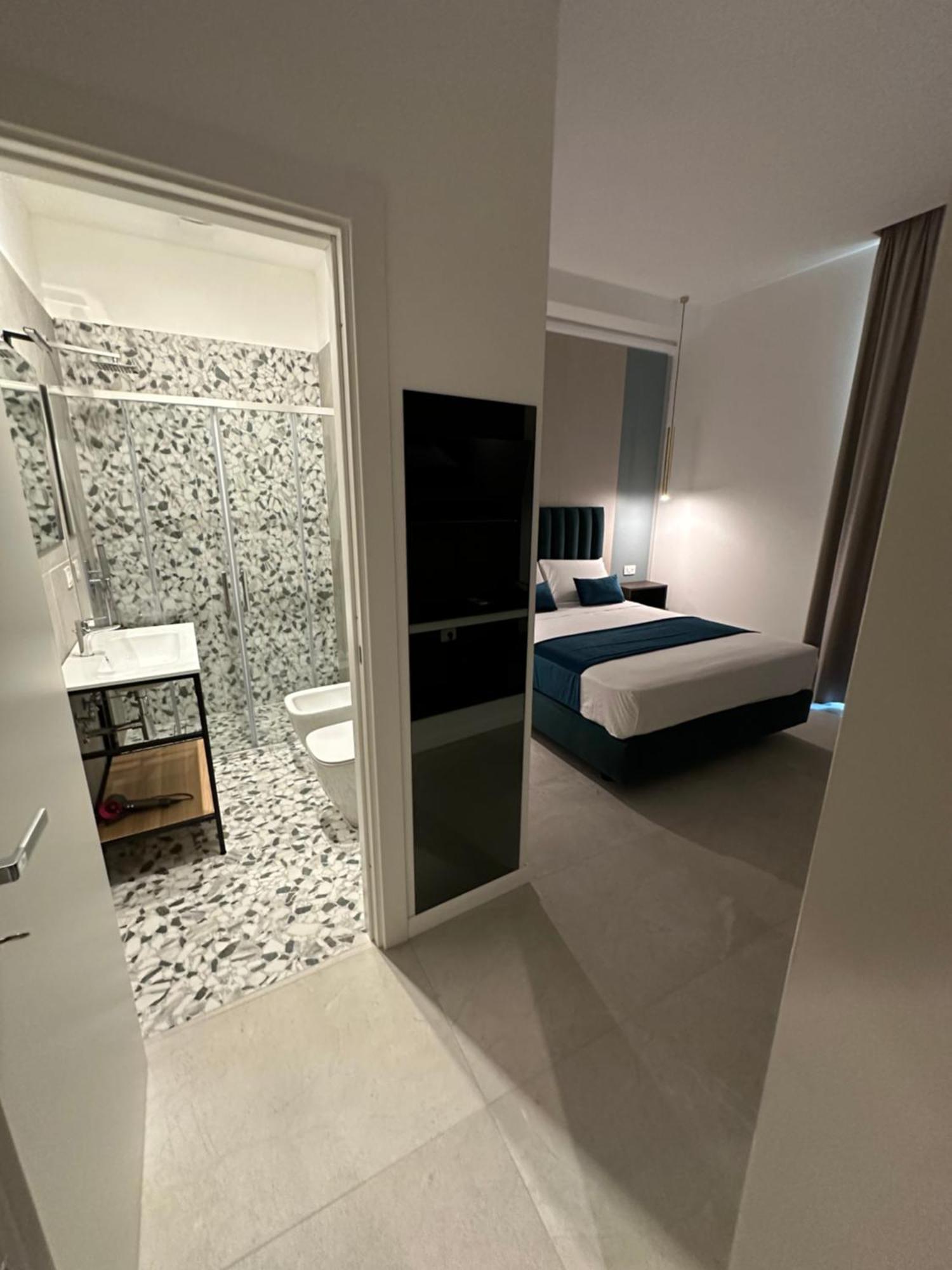 Hotiday Room Collection - Napoli Museo Suite Экстерьер фото