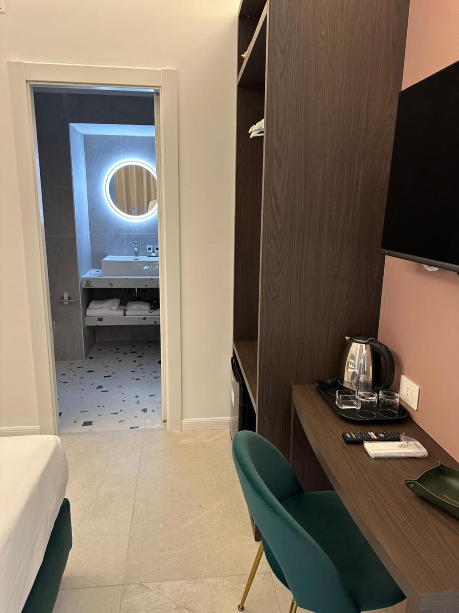 Hotiday Room Collection - Napoli Museo Suite Экстерьер фото