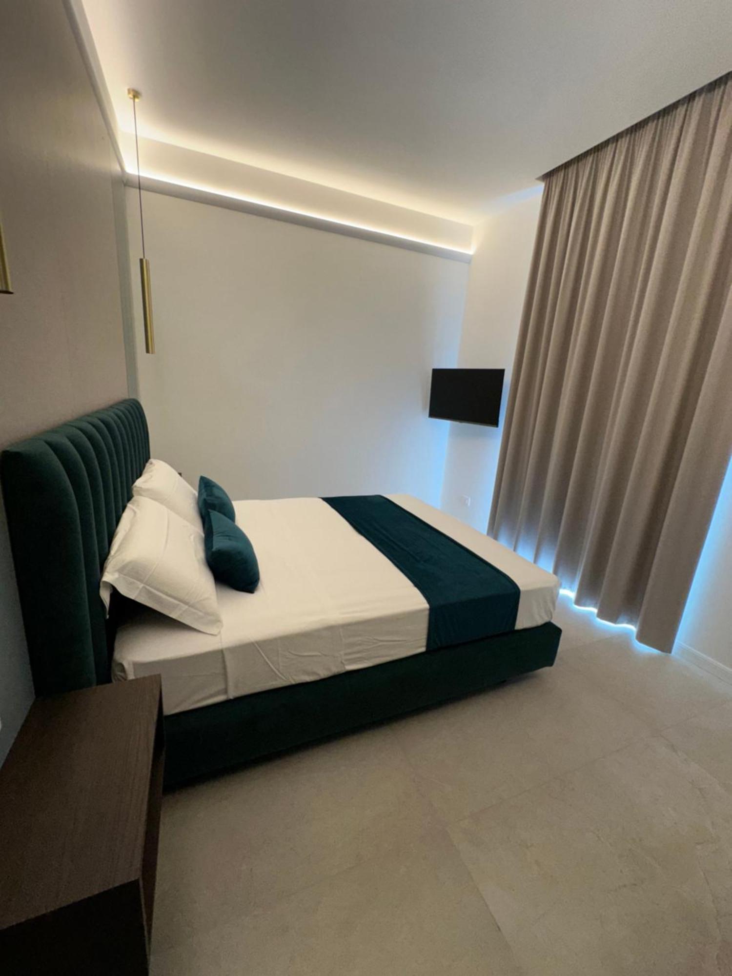 Hotiday Room Collection - Napoli Museo Suite Экстерьер фото