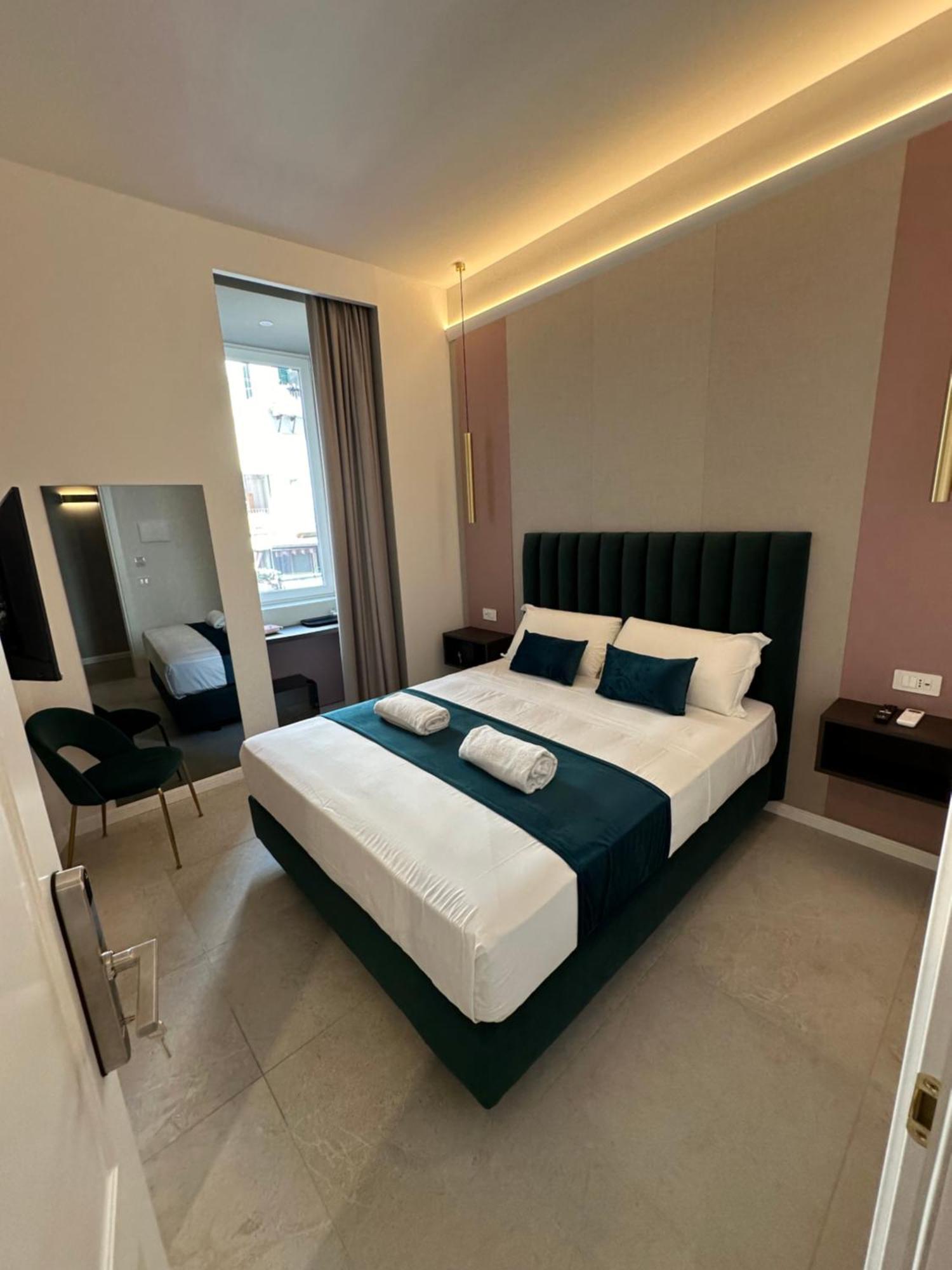 Hotiday Room Collection - Napoli Museo Suite Экстерьер фото
