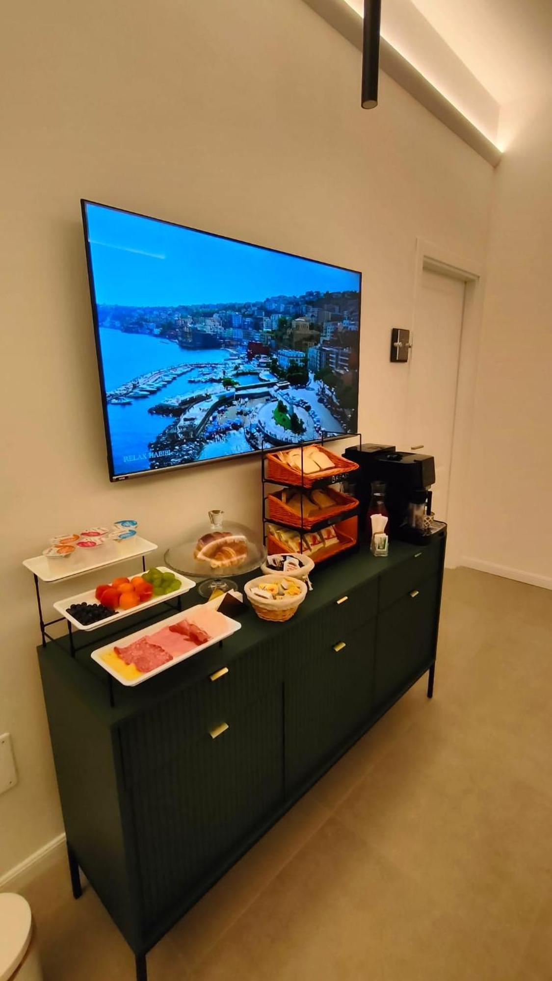 Hotiday Room Collection - Napoli Museo Suite Экстерьер фото